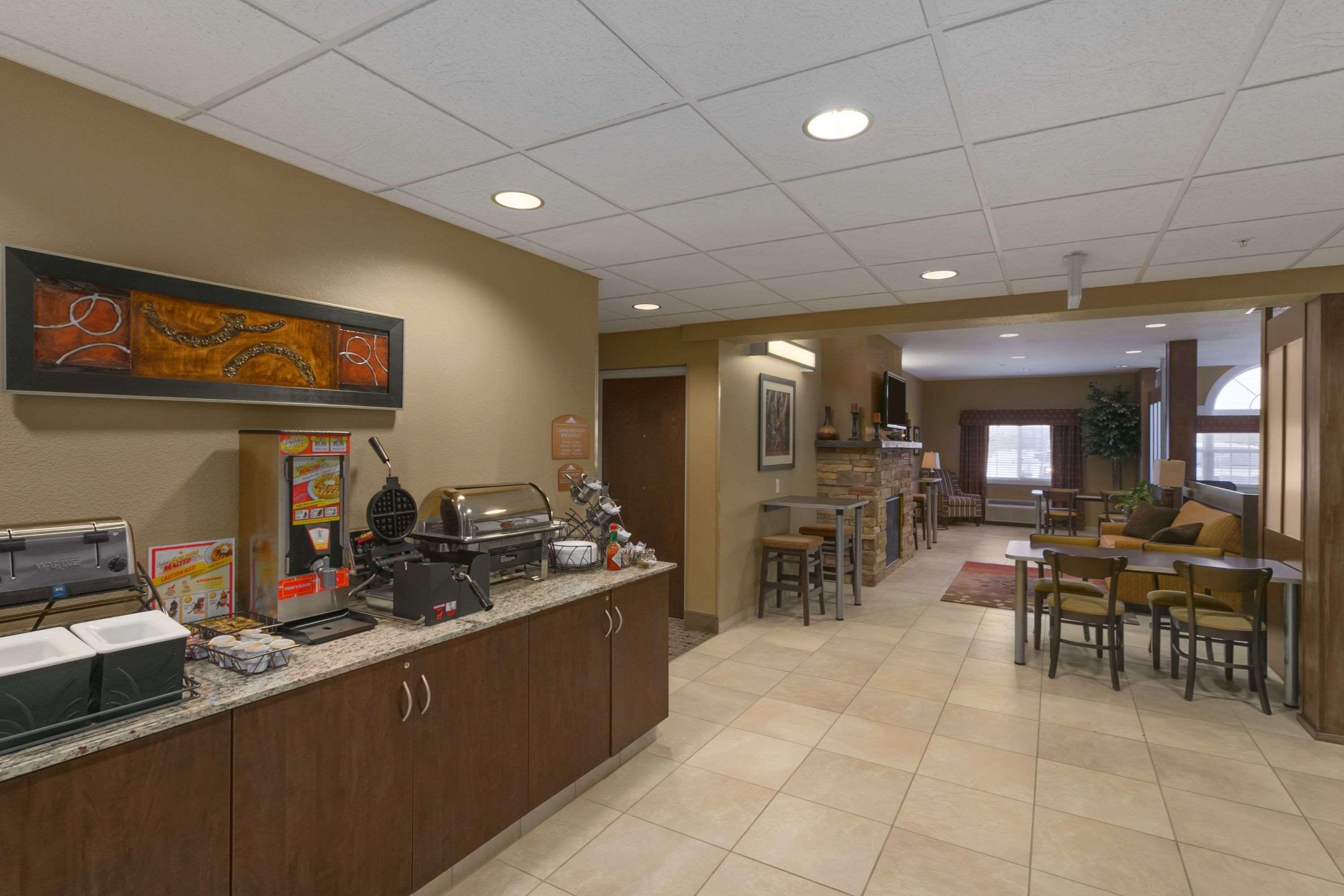 Microtel Inn & Suites By Wyndham Минот Экстерьер фото
